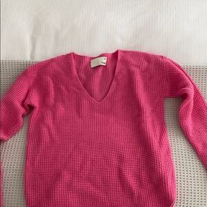 Aritzia sweater hot pink XS
